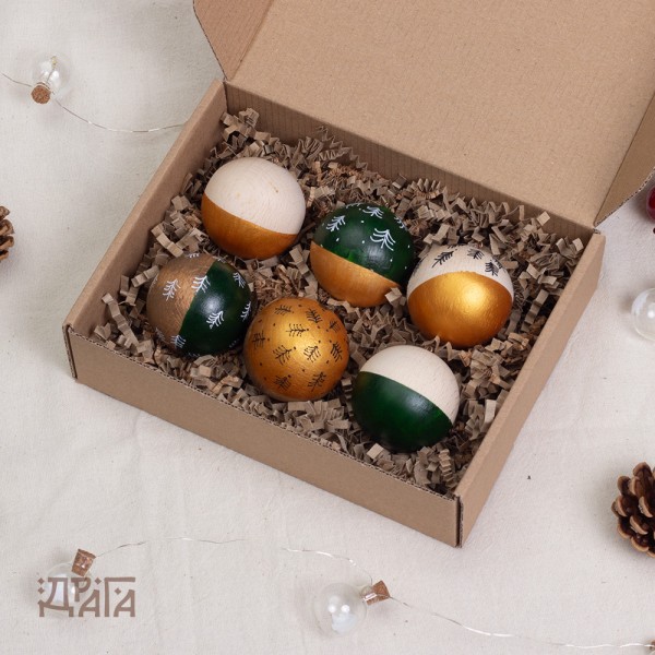 Ръчно изработени коледни играчки – комплект от шест дървени топки