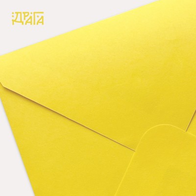 Квадратен плик - патешко жълто 39